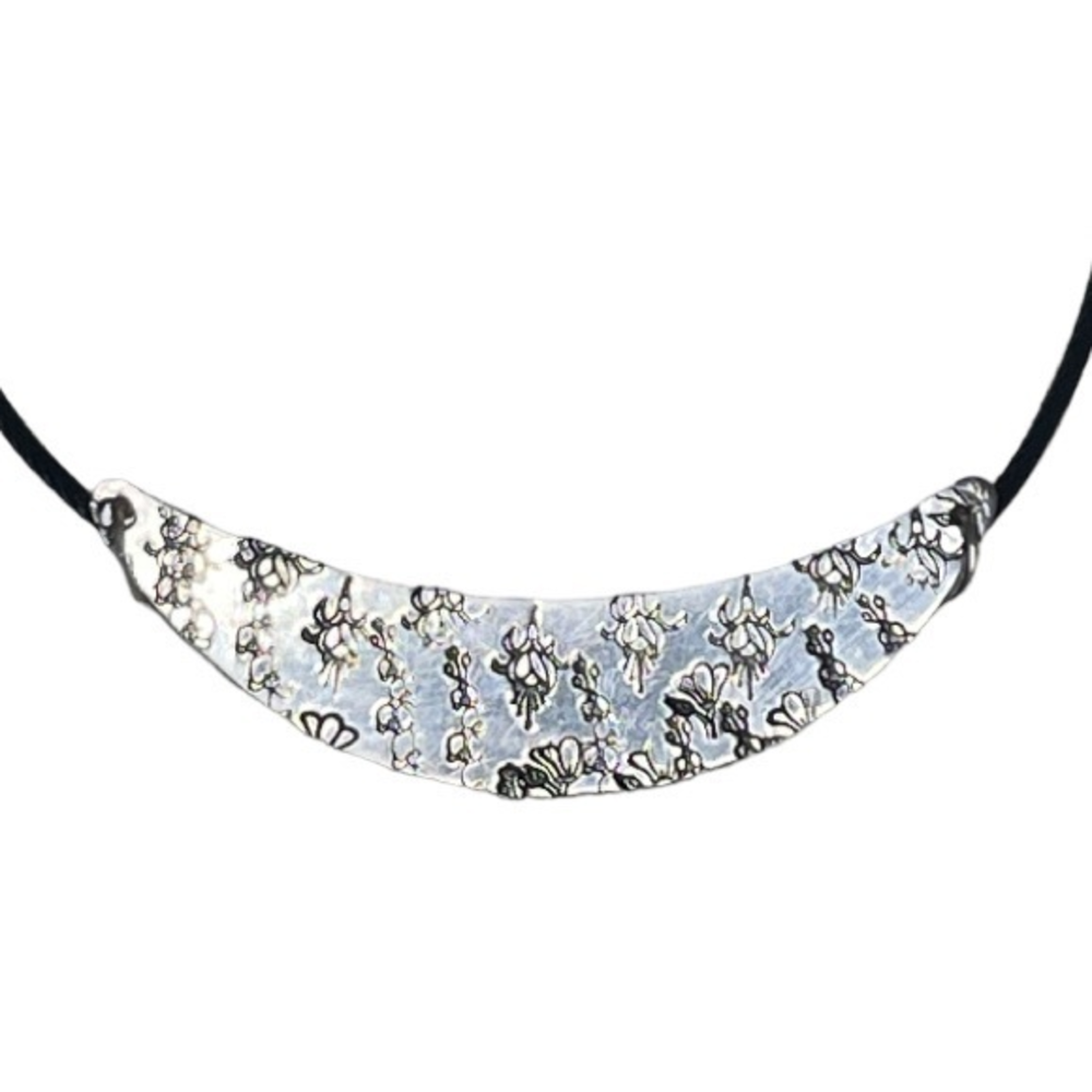 Handmade stamped floral silver‎ pendant adjustable black leather cord necklace